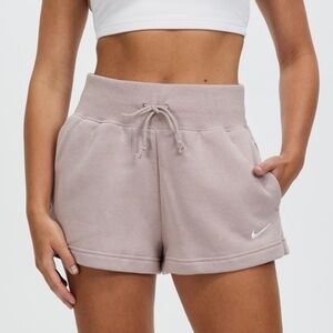NWT Nike Loose Fit High Rise Sweat Shorts in Dusty Pink | Size Medium